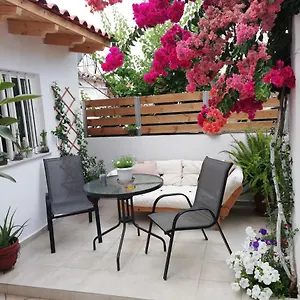 Apartment Small With Yard, Chania (Crete)